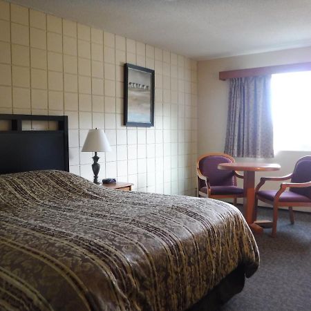 Haida Way Motor Inn Port Mcneill Exterior photo